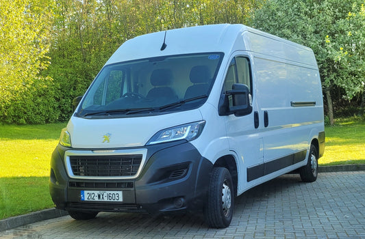 212 Peugeot Boxer Only 33,000  miles one owner full service history.